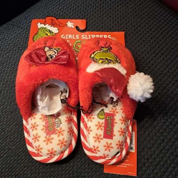 Grinch & Cindy Lou holiday slipper set New - Picture 2 of 3